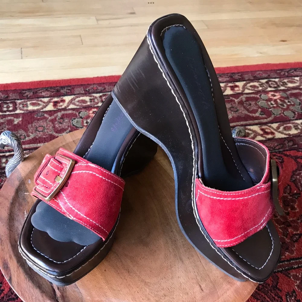 DONALD J PLINER NORDSTROM COMFORTABLE RED SUEDE WEDGES w/ BOX SZ 7M